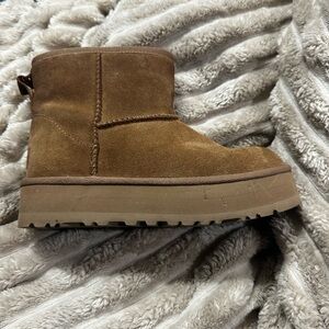 Uggs mini platform boots